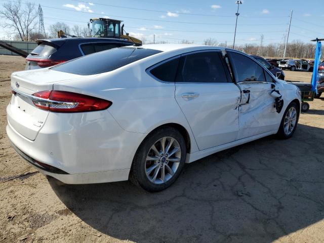 3FA6P0HDXHR156349 - 2017 FORD FUSION SE WHITE photo 3