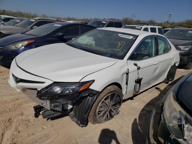 4T1G11AK5PU766337 - 2023 TOYOTA CAMRY SE NIGHT SHADE WHITE photo 1