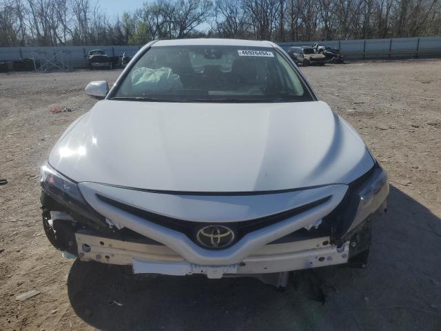 4T1G11AK5PU766337 - 2023 TOYOTA CAMRY SE NIGHT SHADE WHITE photo 5