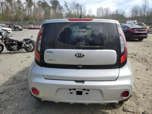 KNDJP3A59K7698873 - 2019 KIA SOUL + SILVER photo 6