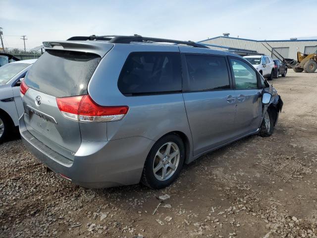 5TDKK3DC9DS340386 - 2013 TOYOTA SIENNA LE SILVER photo 3