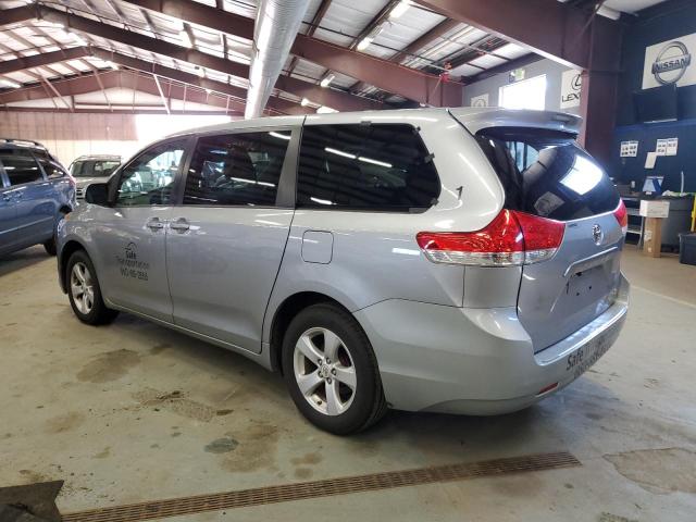 5TDKA3DC2CS015662 - 2012 TOYOTA SIENNA BASE SILVER photo 2