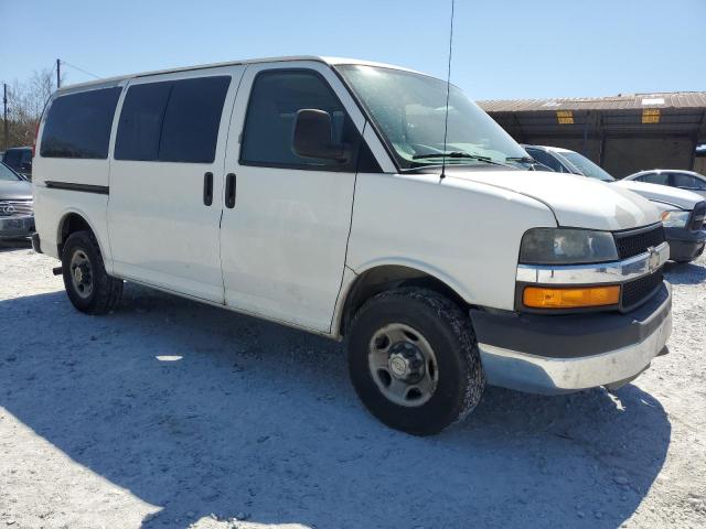 1GAZGYFGXB1171723 - 2011 CHEVROLET EXPRESS G3 LT WHITE photo 4