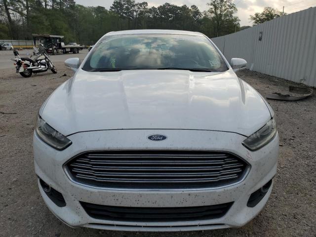 3FA6P0H7XGR243760 - 2016 FORD FUSION SE WHITE photo 5