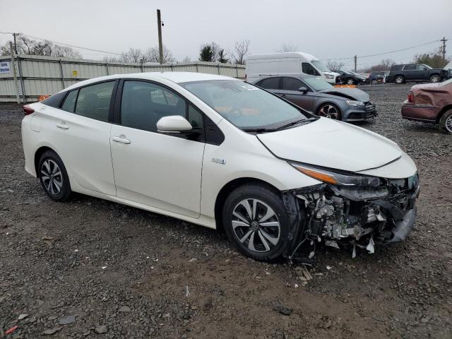 JTDKARFPXH3046573 - 2017 TOYOTA PRIUS PRIM WHITE photo 4