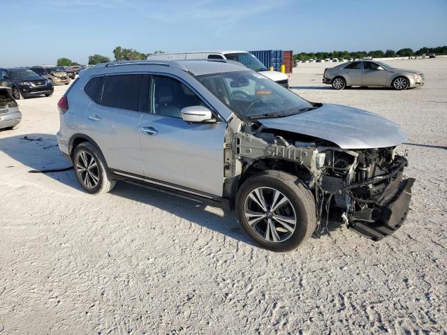 5N1AT2MT0JC796028 - 2018 NISSAN ROGUE S SILVER photo 4