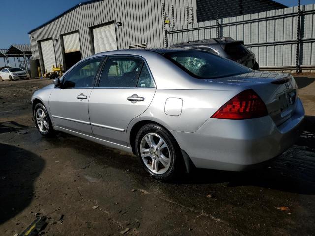 1HGCM56386A137594 - 2006 HONDA ACCORD SE SILVER photo 2