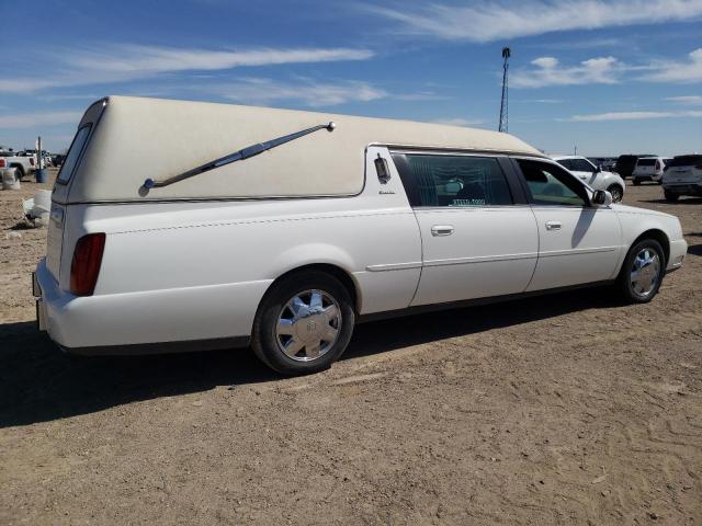 1GEEH00Y64U500545 - 2004 CADILLAC COMMERCIAL WHITE photo 3