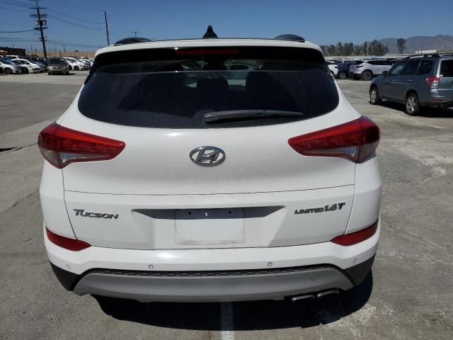 KM8J33A2XJU820167 - 2018 HYUNDAI TUCSON VALUE WHITE photo 6