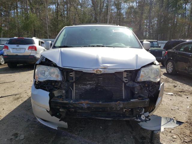 2A4RR5D10AR271719 - 2010 CHRYSLER TOWN & COU TOURING 银色 照片 5