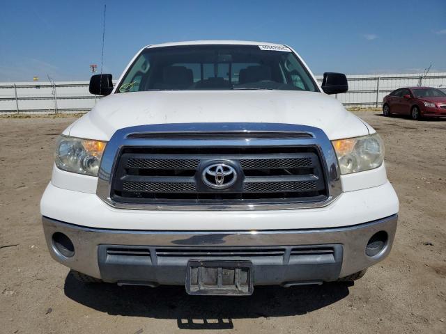 5TFRM5F18BX024713 - 2011 TOYOTA TUNDRA DOUBLE CAB SR5 WHITE photo 5