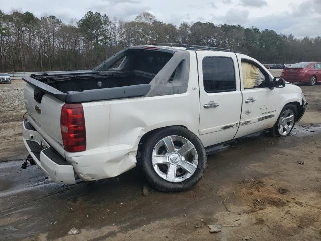 3GNEC12088G143101 - 2008 CHEVROLET AVALANCHE C1500 WHITE photo 3