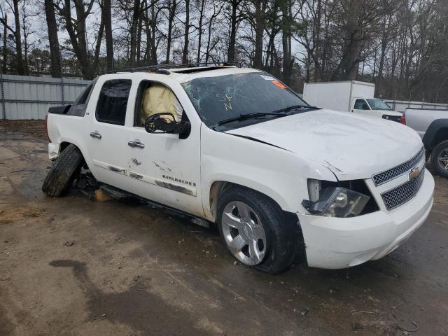 3GNEC12088G143101 - 2008 CHEVROLET AVALANCHE C1500 WHITE photo 4