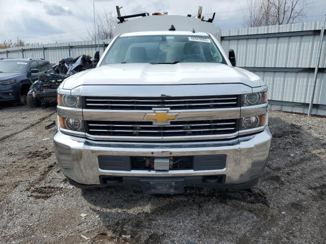 1GB3CYCGXFZ129447 - 2015 CHEVROLET SILVERADO C3500 WHITE photo 5