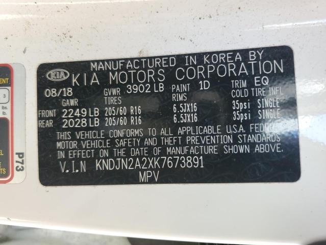 KNDJN2A2XK7673891 - 2019 KIA SOUL WHITE photo 12