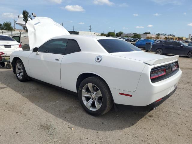 2C3CDZAG8LH227667 - 2020 DODGE CHALLENGER SXT WHITE photo 2