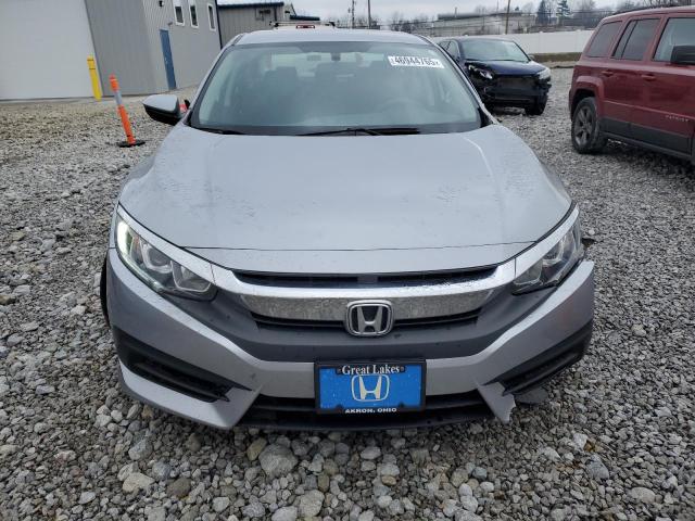 2HGFC2F50JH554945 - 2018 HONDA CIVIC LX Сріблястий фото 5
