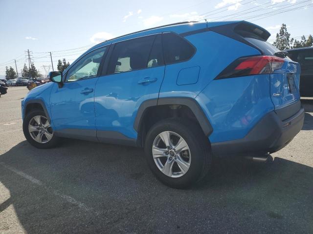 2T3W1RFV1KW008072 - 2019 TOYOTA RAV4 XLE BLUE photo 2