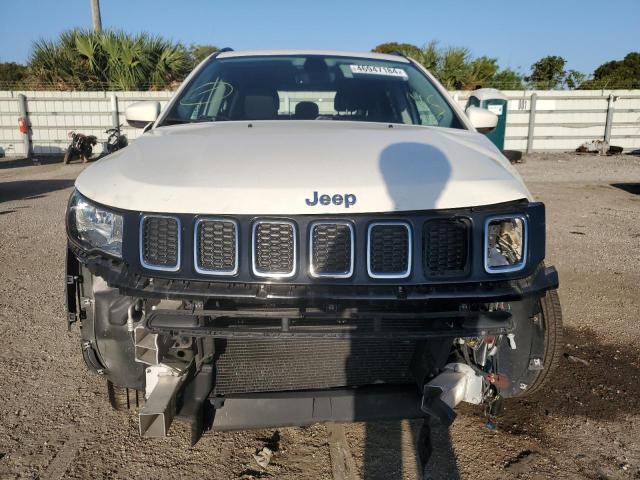 3C4NJCCB9KT660206 - 2019 JEEP COMPASS LIMITED WHITE photo 5