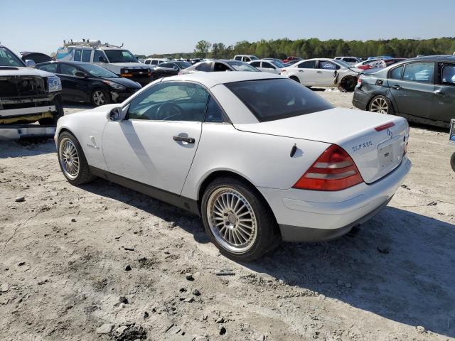 WDBKK47F4XF128607 - 1999 MERCEDES-BENZ SLK230KOM 230 KOMPRESSOR WHITE photo 2