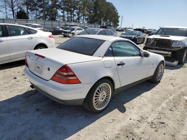 WDBKK47F4XF128607 - 1999 MERCEDES-BENZ SLK230KOM 230 KOMPRESSOR WHITE photo 3