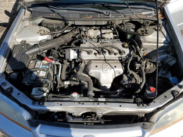 1HGCF86642A125071 - 2002 HONDA ACCORD VALUE SILVER photo 11