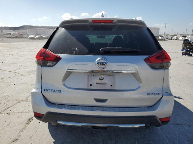 KNMAT2MV4JP603555 - 2018 NISSAN ROGUE S SILVER photo 6