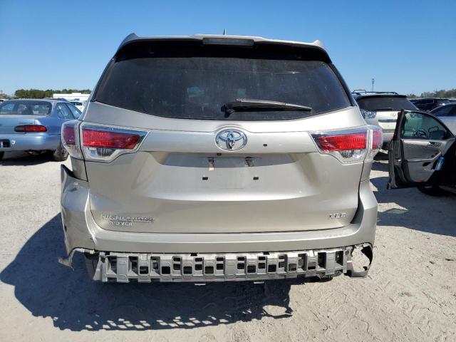 5TDKKRFH7GS131258 - 2016 TOYOTA HIGHLANDER XLE TAN photo 6