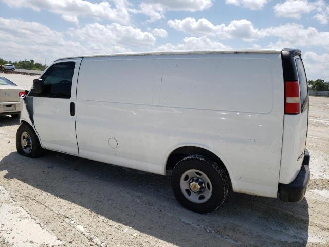 1GCWGFCA5D1194196 - 2013 CHEVROLET EXPRESS G2 WHITE photo 2