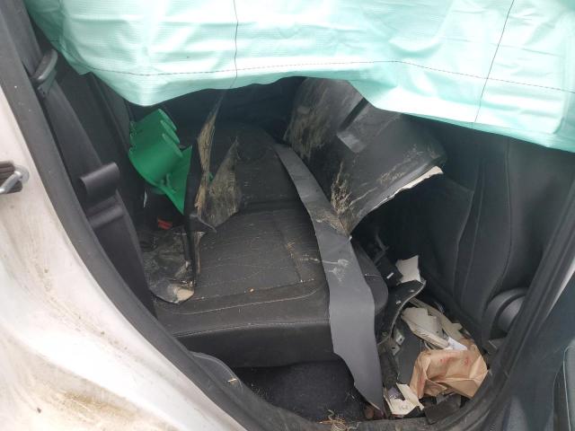 MAJ6P1UL5JC186155 - 2018 FORD ECOSPORT SE თეთრი ფოტო 11