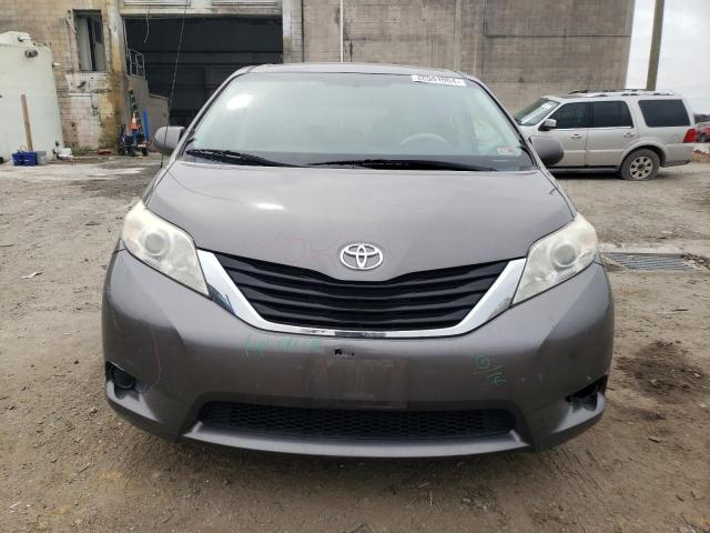 5TDKK3DC1ES450866 - 2014 TOYOTA SIENNA LE GRAY photo 5