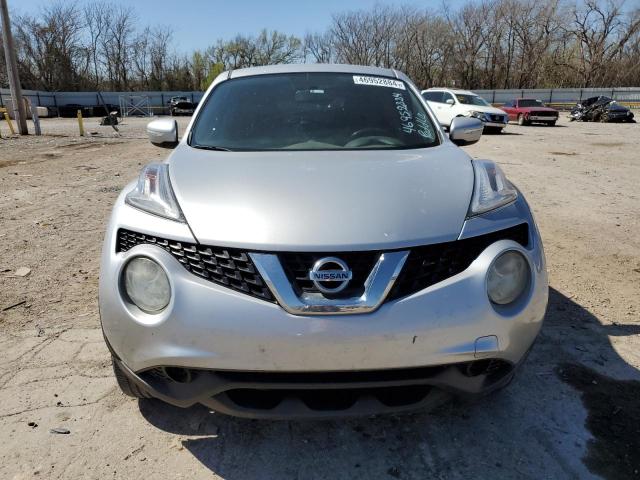 JN8AF5MV0FT562949 - 2015 NISSAN JUKE S SILVER photo 5