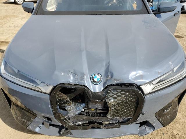 WB523CF08RCR31149 - 2024 BMW IX XDRIVE50 BLUE photo 11