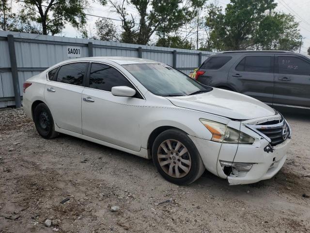 1N4AL3APXDN533464 - 2013 NISSAN ALTIMA 2.5 WHITE photo 4