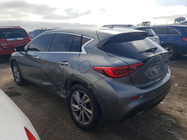 SJKCH5CP3HA017499 - 2017 INFINITI QX30 BASE 灰色 照片 2