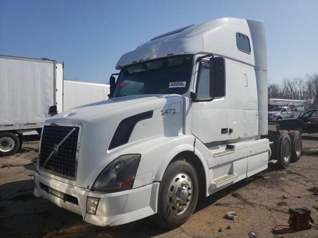 4V4NC9TG98N264587 - 2008 VOLVO VN VNL WHITE photo 2