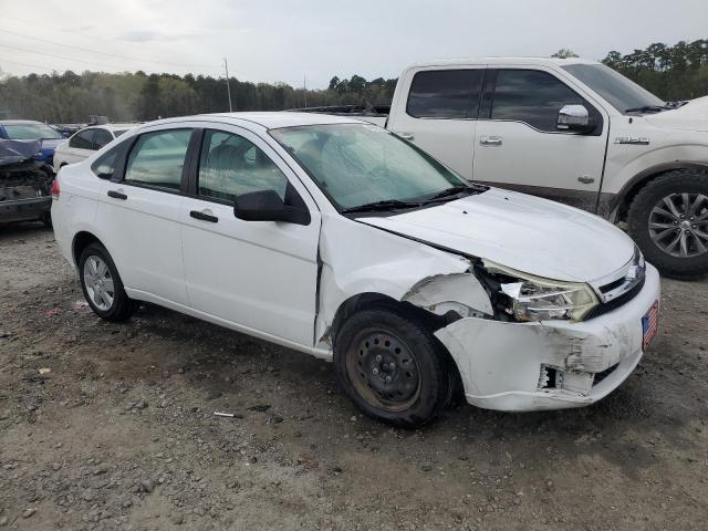 1FAHP34N08W113709 - 2008 FORD FOCUS S/SE WHITE photo 4