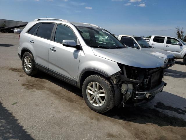 5XYKTCA64EG547293 - 2014 KIA SORENTO LX SILVER photo 4