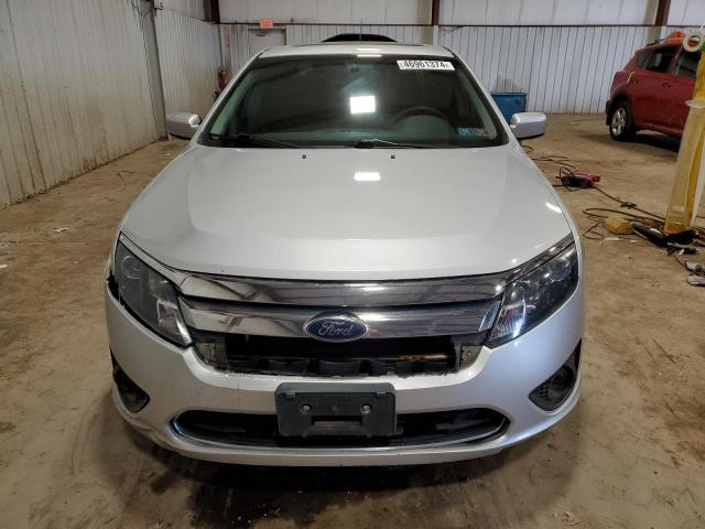 3FAHP0HA9BR240605 - 2011 FORD FUSION SE SILVER photo 5