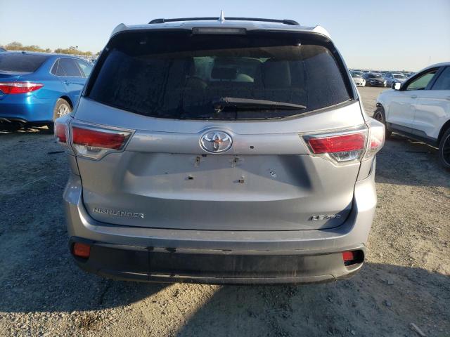 5TDBKRFH4FS157086 - 2015 TOYOTA HIGHLANDER LE SILVER photo 6