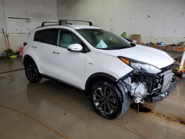 KNDPNCAC2J7451529 - 2018 KIA SPORTAGE EX WHITE photo 4