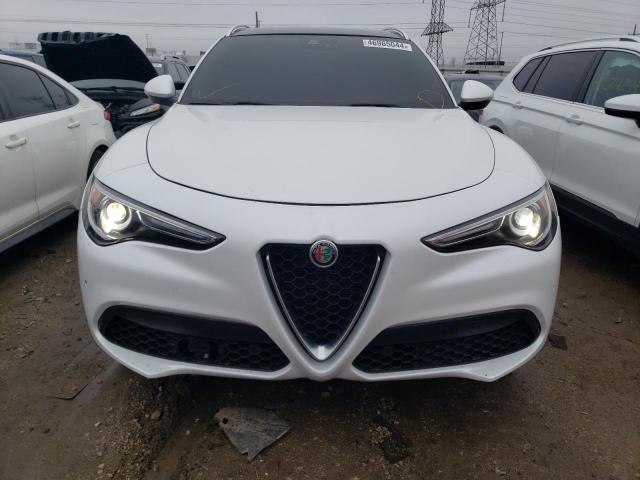ZASFAKBNXJ7B92443 - 2018 ALFA ROMEO STELVIO TI WHITE photo 5