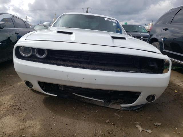 2C3CDZAG0JH131626 - 2018 DODGE CHALLENGER SXT WHITE photo 5