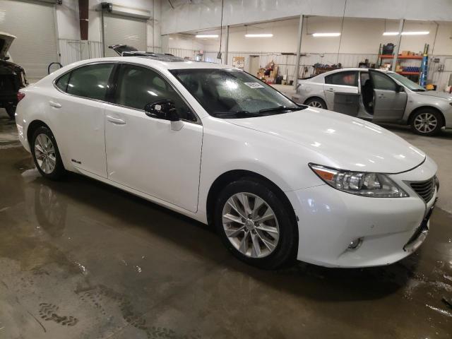 JTHBW1GG2E2065944 - 2014 LEXUS ES 300H WHITE photo 4