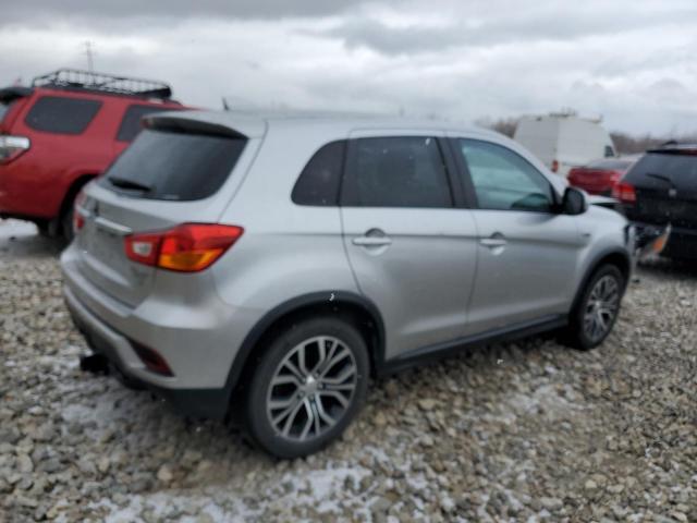 JA4AR3AW4JU013997 - 2018 MITSUBISHI OUTLANDER ES SILVER photo 3