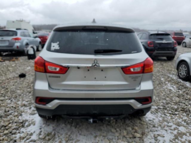 JA4AR3AW4JU013997 - 2018 MITSUBISHI OUTLANDER ES SILVER photo 6