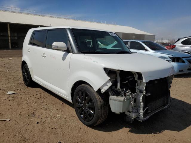 JTLZE4FE4CJ001996 - 2012 TOYOTA SCION XB WHITE photo 4