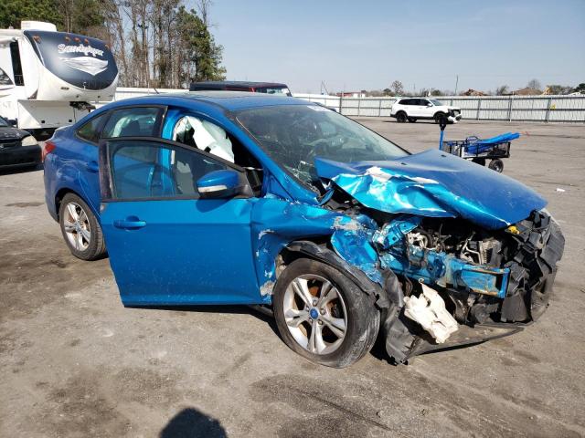 1FAHP3F29CL220710 - 2012 FORD FOCUS SE BLUE photo 4