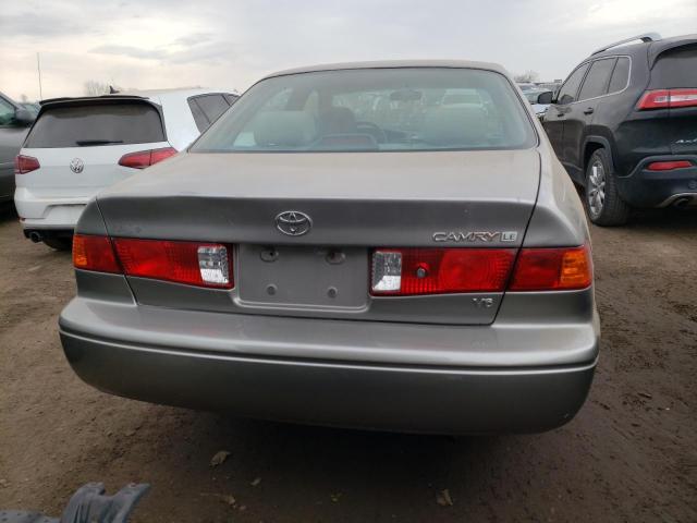 4T1BF22K11U120915 - 2001 TOYOTA CAMRY LE GRAY photo 6