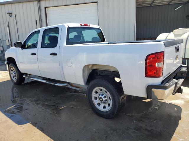 1GC1CVCG4BF145155 - 2011 CHEVROLET SILVERADO C2500 HEAVY DUTY WHITE photo 2